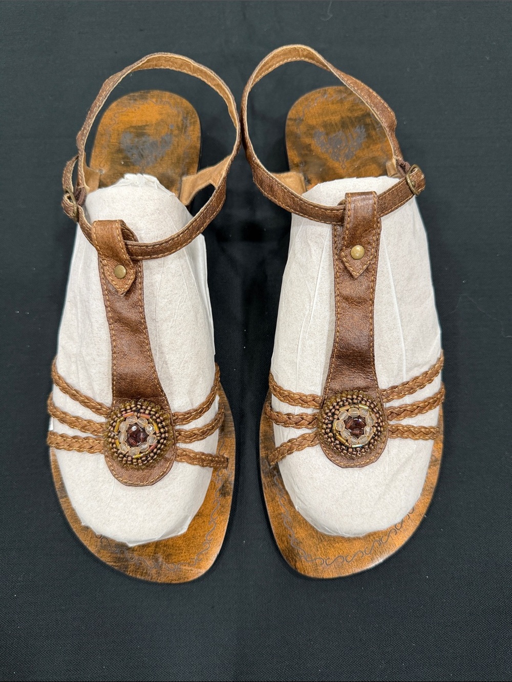 CHINESE LAUNDRY BEADED CIRCLE T-STRAP BROWN LEATHER LOW WEDGE HEEL SANDALS 9.5M